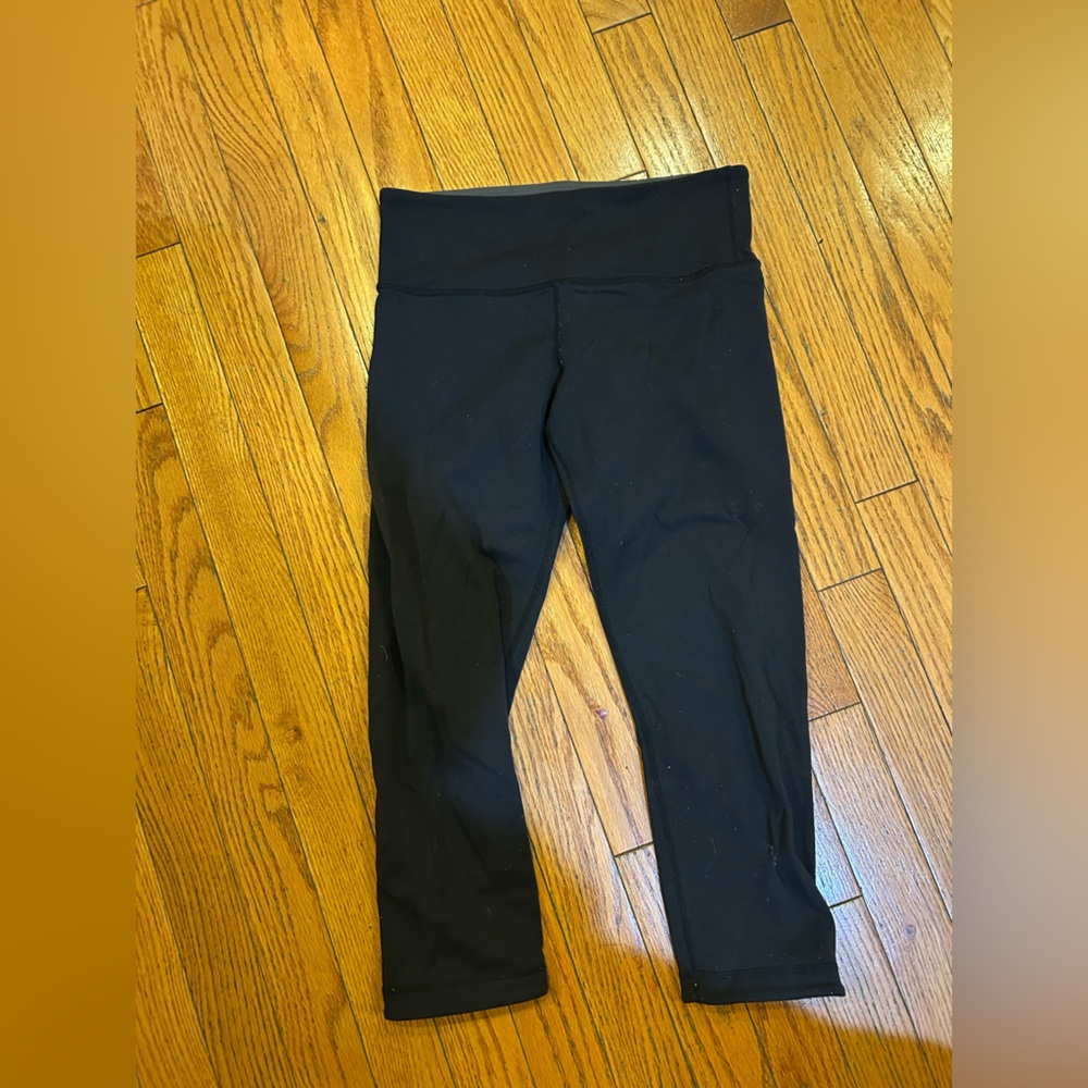 Black capri lululemon Leggings